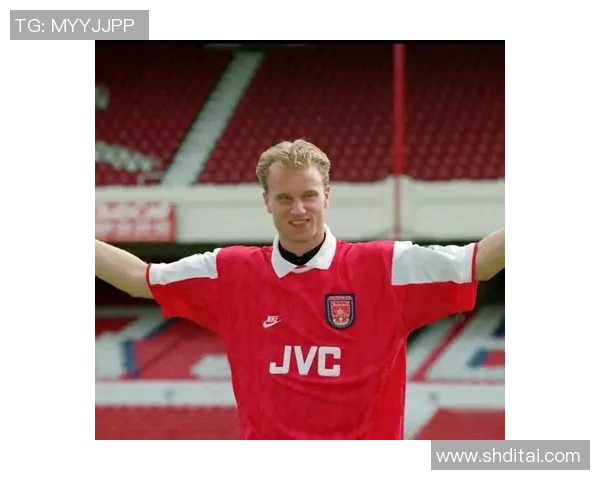 波字足球明星背后的传奇故事与荣耀时刻解析 波字足球明星背后的传奇故事与荣耀时刻解析