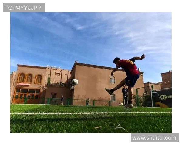 足球明星街头踢球瞬间展现激情与魅力的精彩画面 足球明星街头踢球瞬间展现激情与魅力的精彩画面