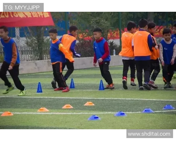 成年学足球的乐趣与挑战如何在球场上实现自我价值与团队精神 成年学足球的乐趣与挑战如何在球场上实现自我价值与团队精神